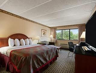 Hammock - Philadelphia Langhorne Hotel Levittown